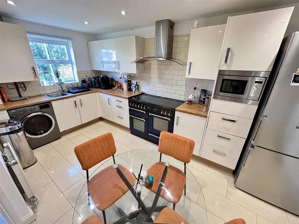 Open Plan Kitchen and Dining Room