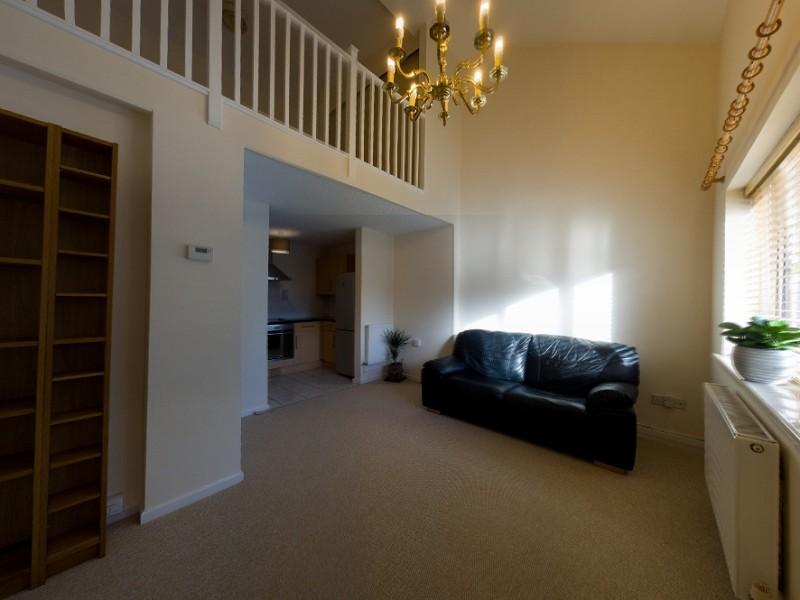 Lounge/Dining area