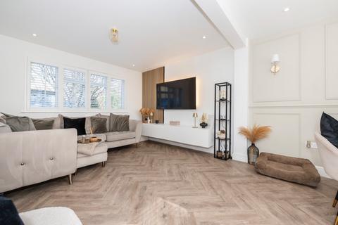 3 bedroom semi-detached house for sale, London Road, Crayford