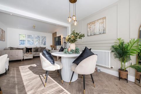 3 bedroom semi-detached house for sale, London Road, Crayford