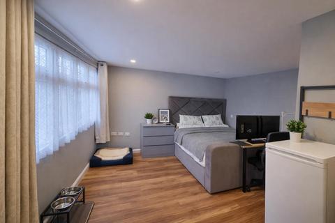 4 bedroom semi-detached house for sale, Lawn Lane, Hemel Hempstead HP3