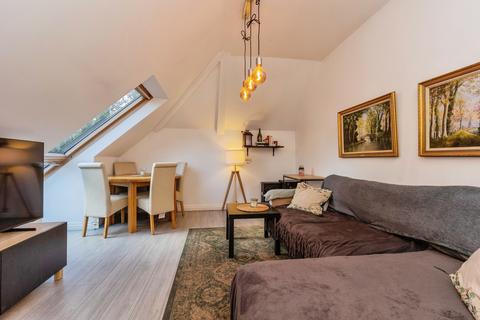 1 bedroom apartment for sale, Edge Lane, Manchester, M21