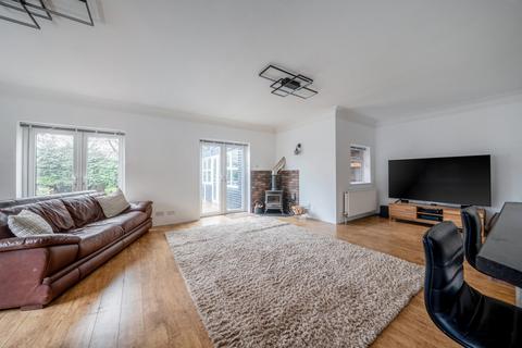 undefined, Scott Hall Crescent, Potternewton, Leeds, LS7
