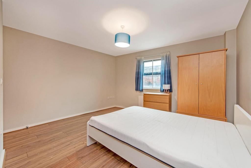 30620 hunters flat 3 10 quaker street 9 lo.jpg