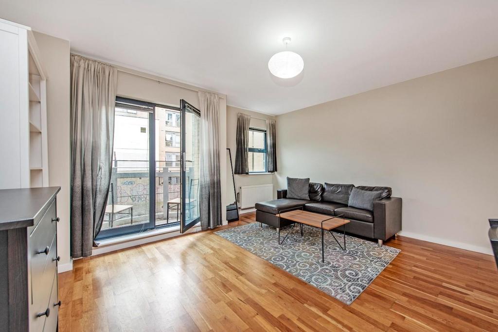 30620 hunters flat 3 10 quaker street 18 lo.jpg