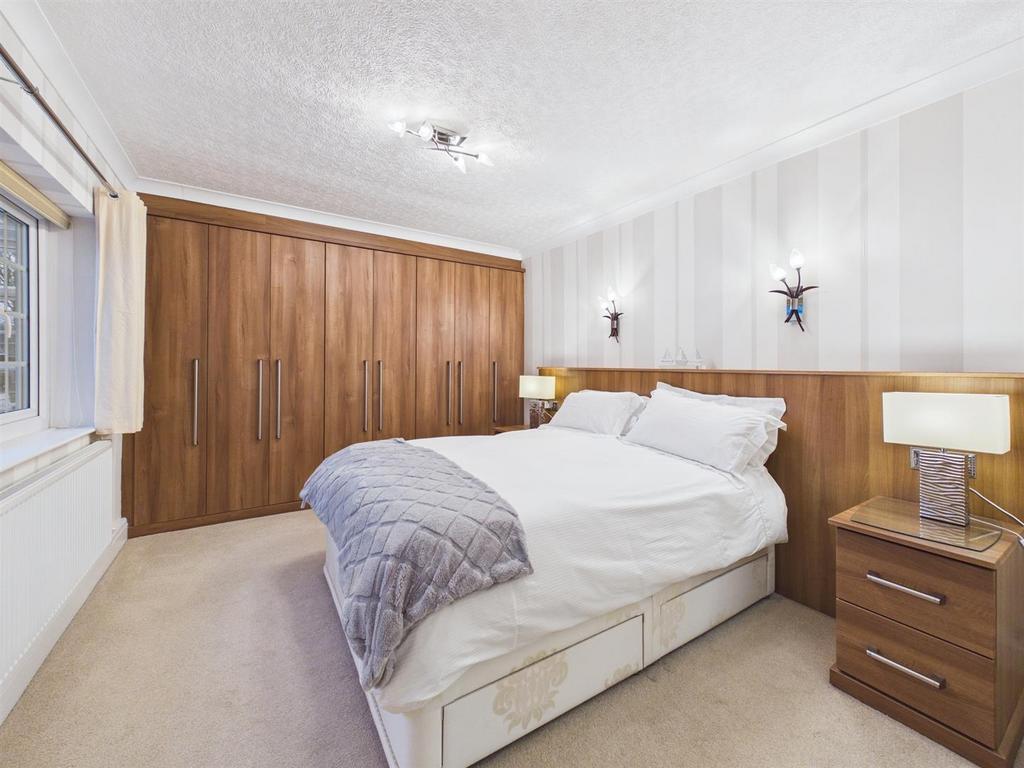 Bedroom: