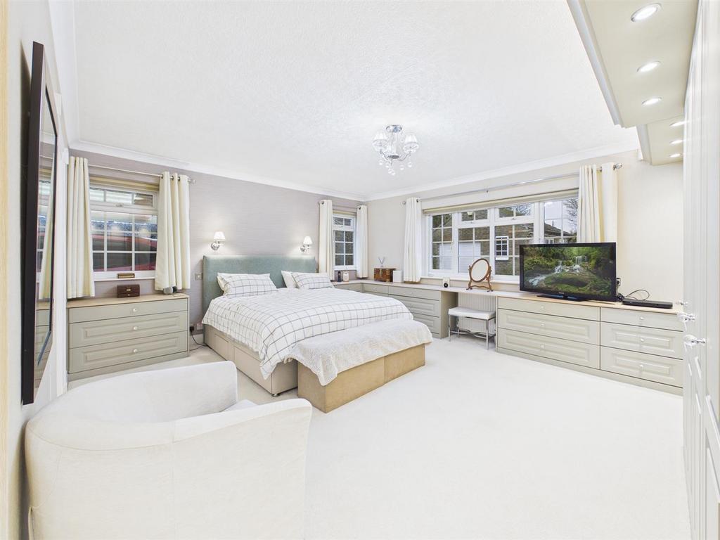 Bedroom: