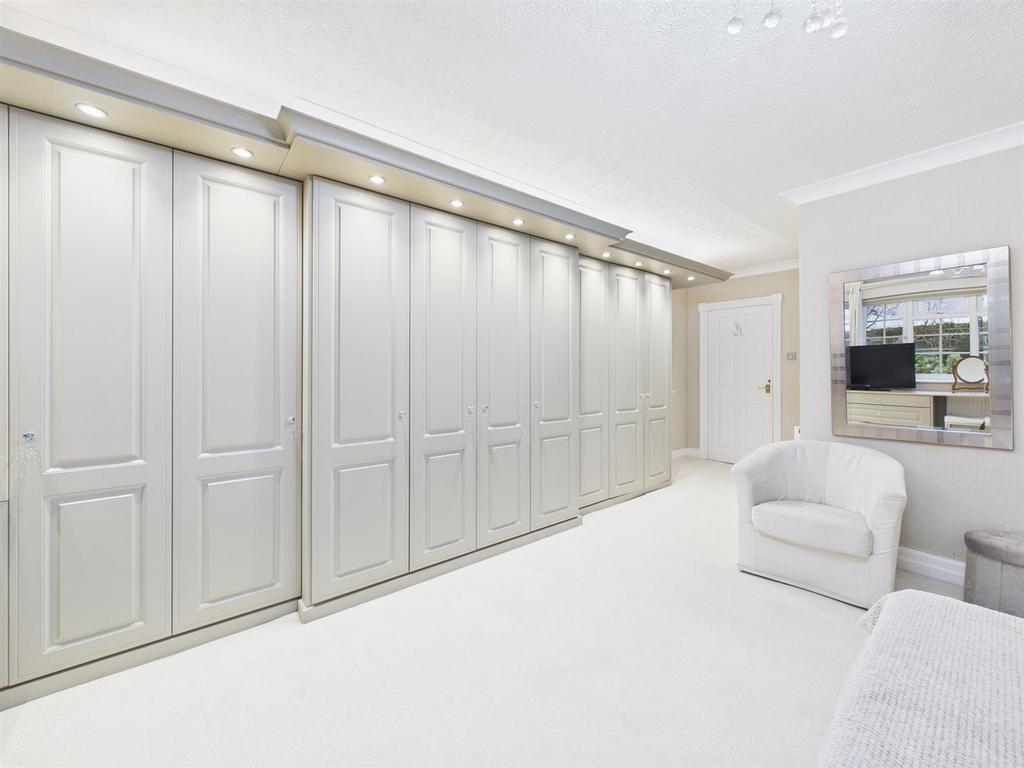Bedroom: