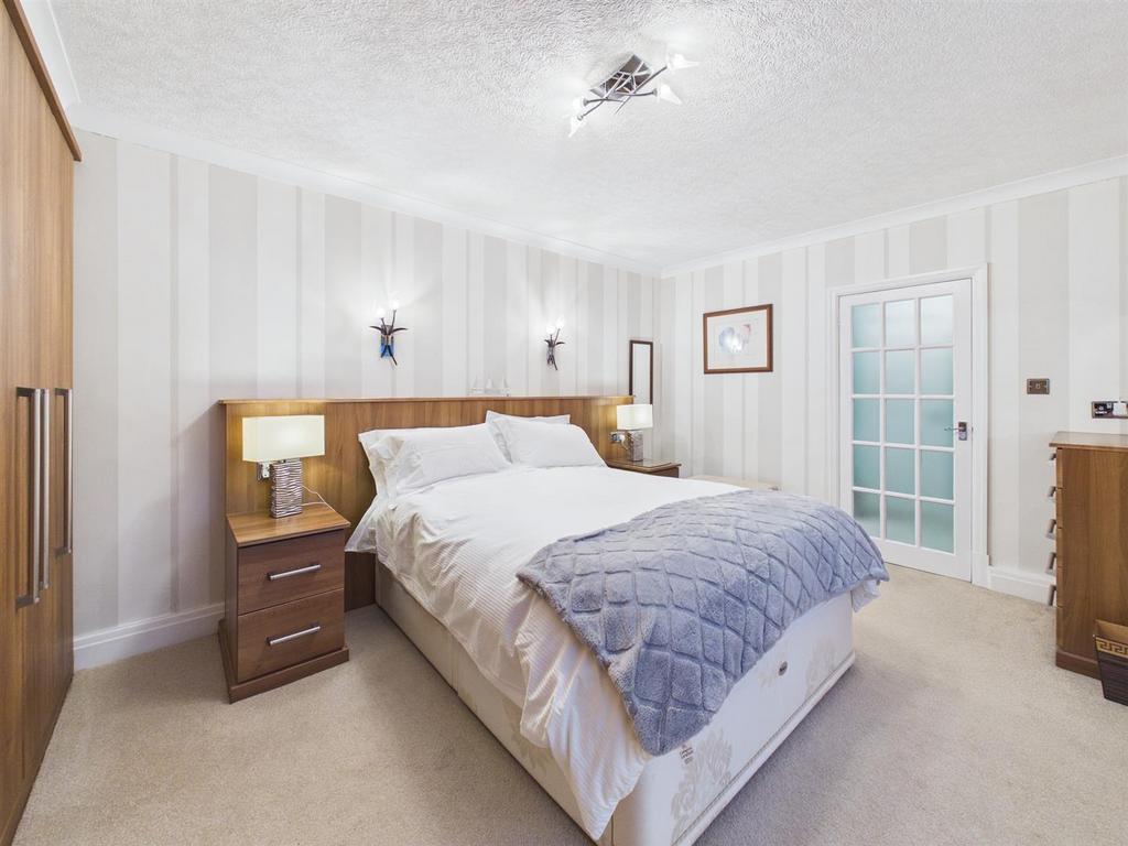 Bedroom:
