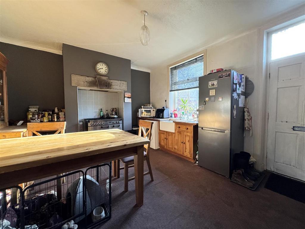 Dining kitchen