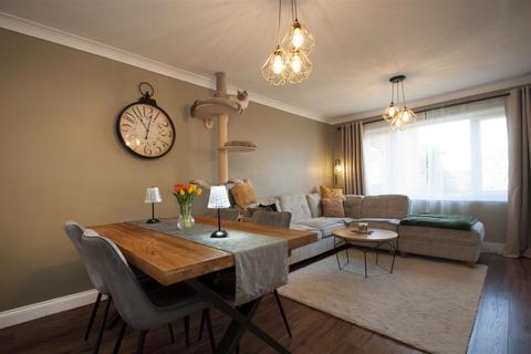 2 bedroom apartment for sale, Tithe Court, Langley