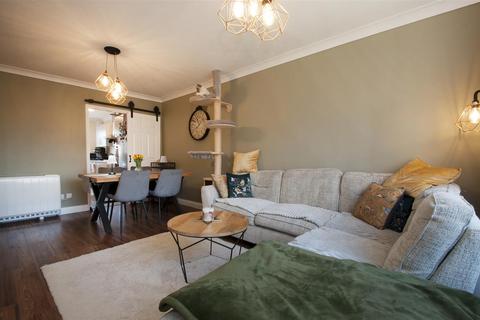 2 bedroom apartment for sale, Tithe Court, Langley
