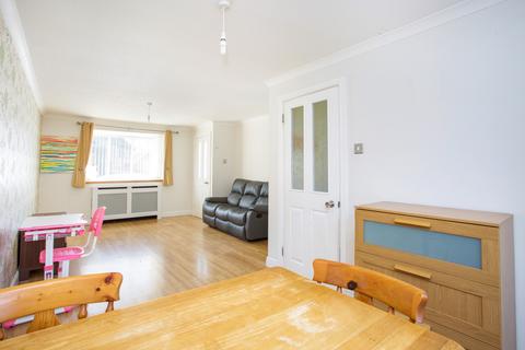 3 bedroom detached house to rent, Cannock Way, Lower Earley, Reading, RG6