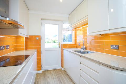 3 bedroom detached house to rent, Cannock Way, Lower Earley, Reading, RG6