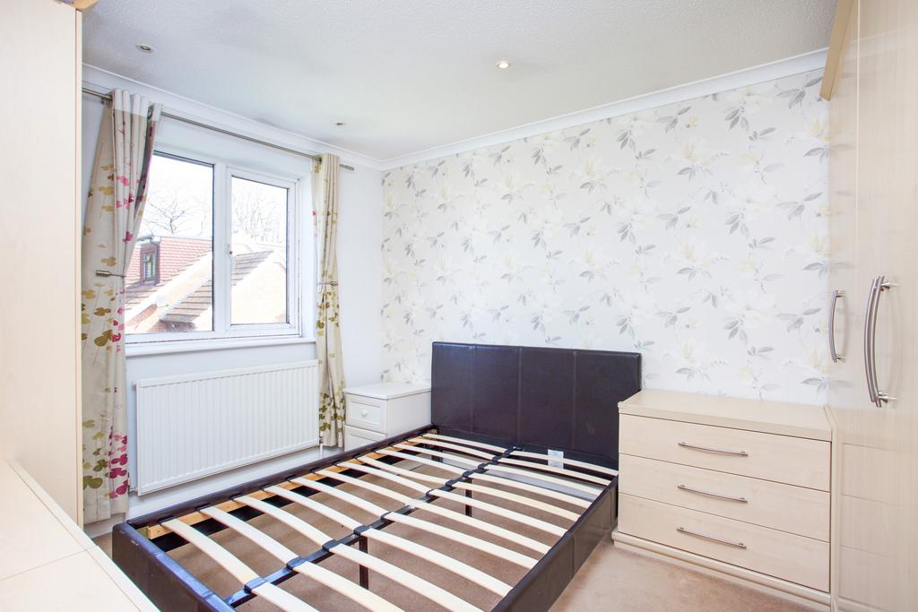 Bed b