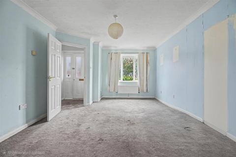 4 bedroom semi-detached house for sale, Coleman Close, Norwich NR8