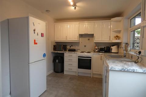 3 bedroom townhouse to rent, Ferry Street, Burton-On-Trent