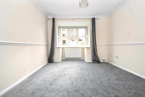 1 bedroom flat for sale, Snowdon Close, Eastbourne