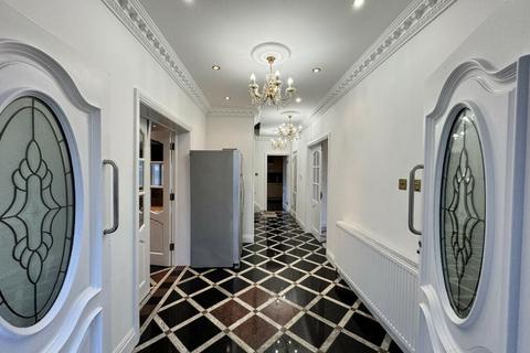 6 bedroom detached house for sale, Spring Grove Road, Isleworth TW7