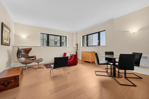 2 bedroom flat for sale, Forum Magnum Square, London, SE1