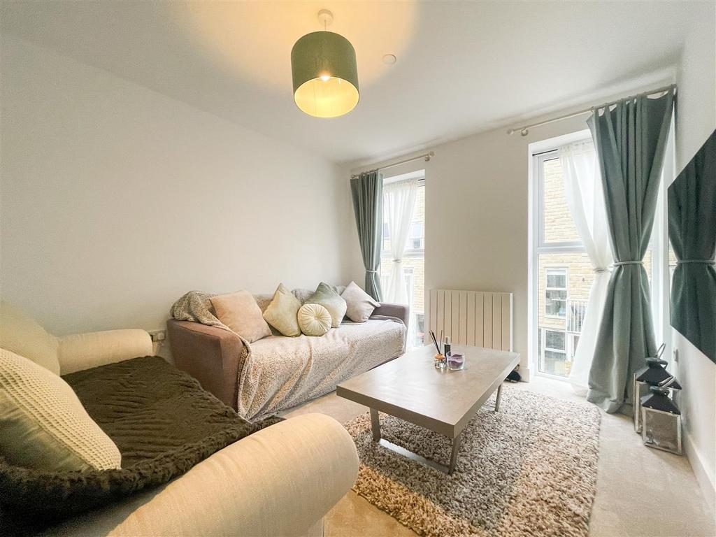 Bedroom two / lounge