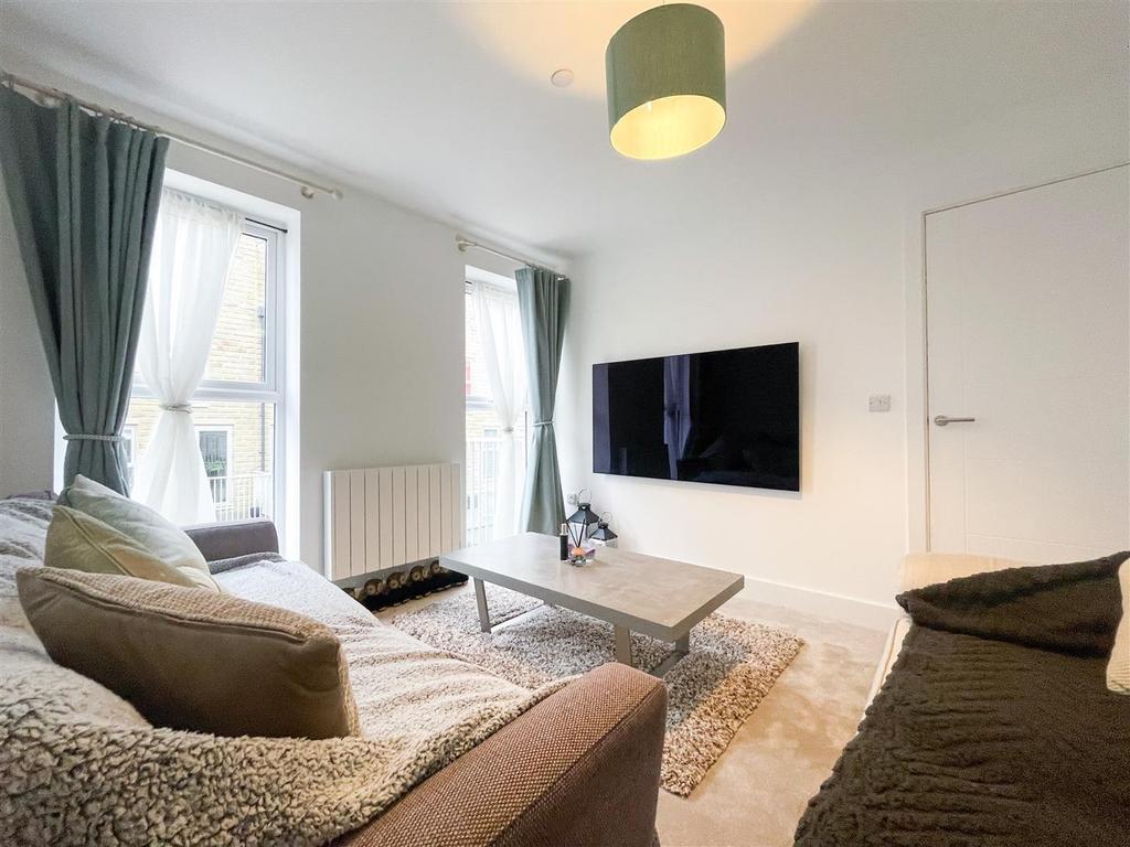 Bedroom two / lounge