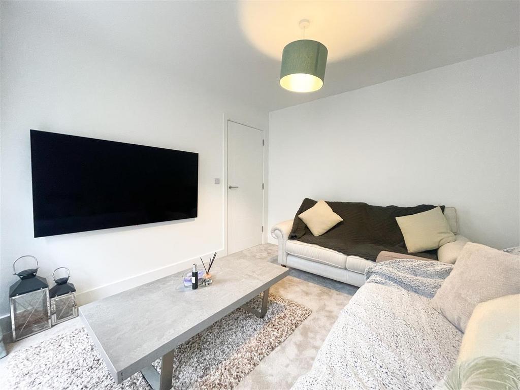 Bedroom two / lounge