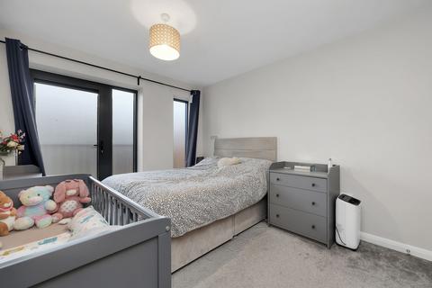 2 bedroom flat for sale, Grange Road, London, E13
