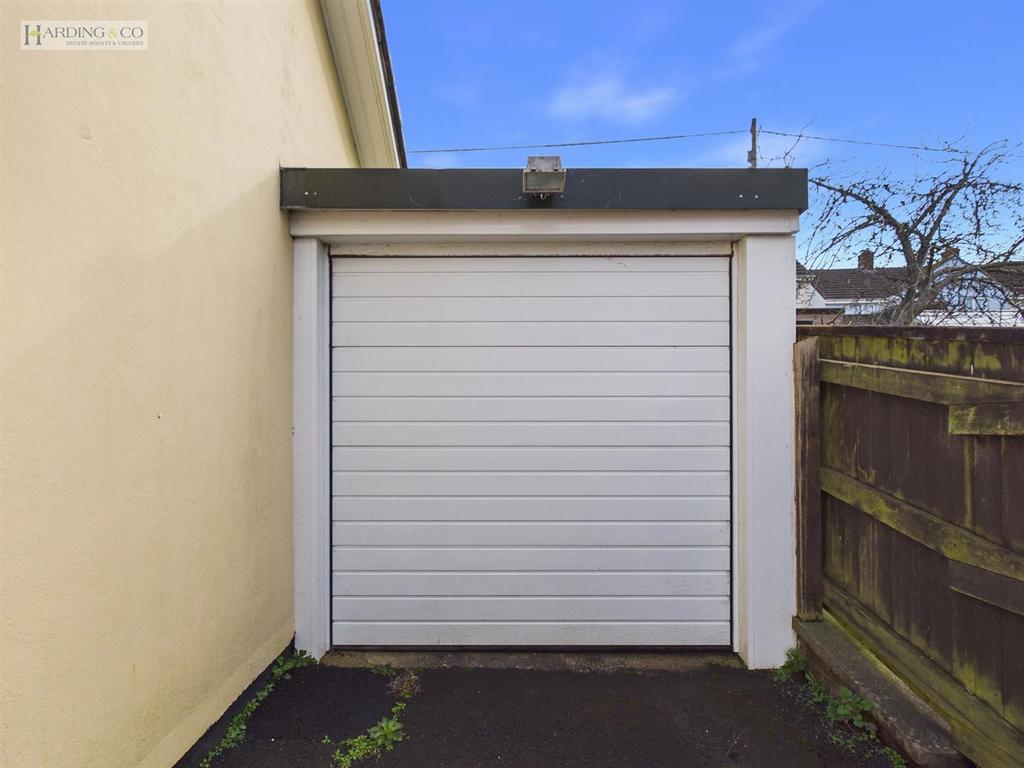 Garage.jpg