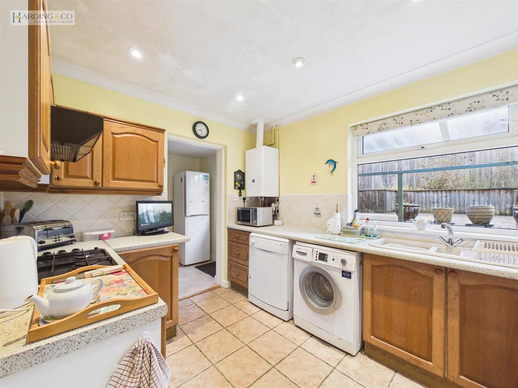 Kitchen .2.jpg