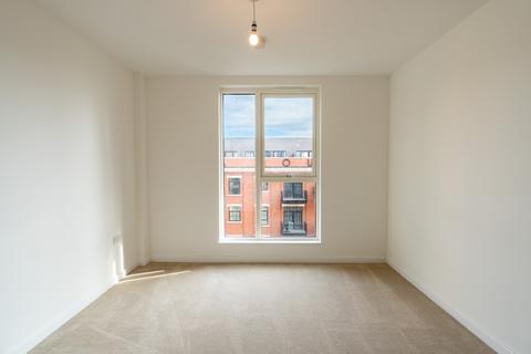 1 bedroom flat to rent, 49 Farine Avenue, London UB3