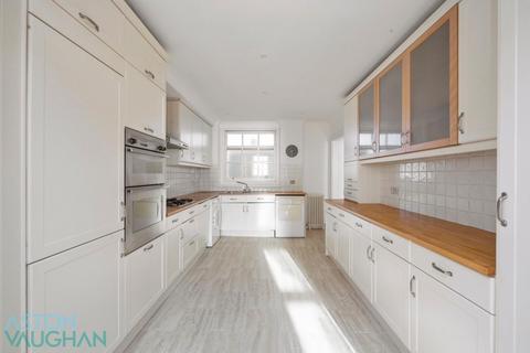 2 bedroom apartment to rent, Arundel House, Brighton BN2