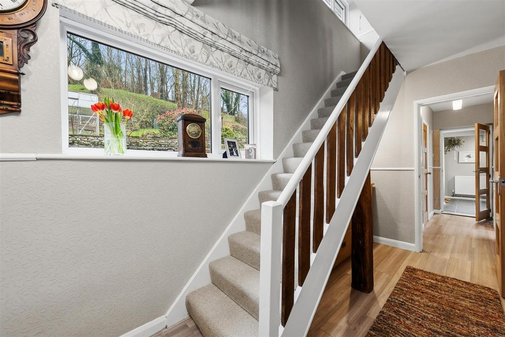 Inner Hallway and stairs.jpg