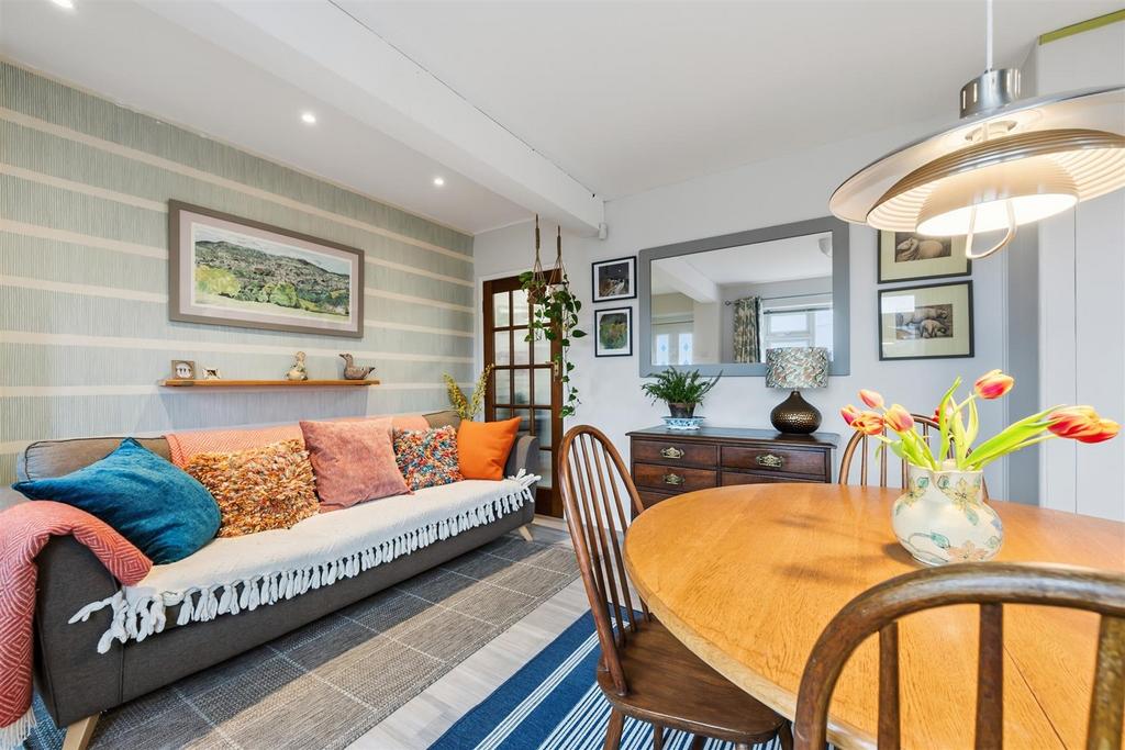 Dining area - seating.jpg