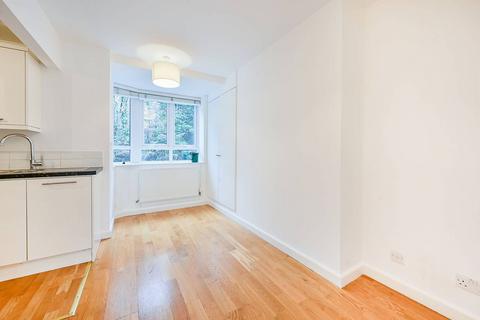 2 bedroom flat to rent, Kew Bridge Court, Chiswick, London, W4
