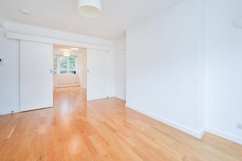 2 bedroom flat to rent, Kew Bridge Court, Chiswick, London, W4