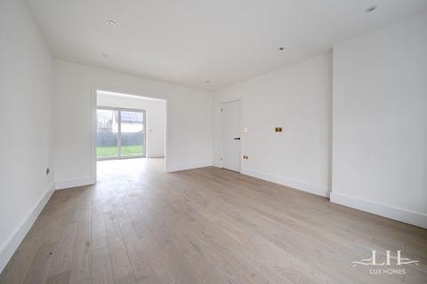 4 bedroom detached house for sale, The Dell, Brentwood
