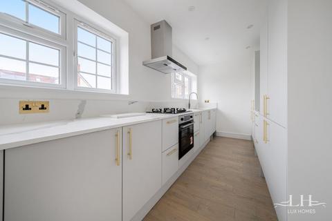 4 bedroom detached house for sale, The Dell, Brentwood