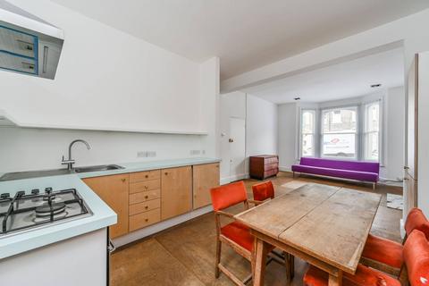 1 bedroom flat to rent, Harbut Road, St John's Hill, London, SW11