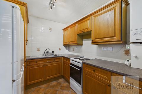 2 bedroom flat to rent, High Moor Court, Moortown, Leeds, LS17