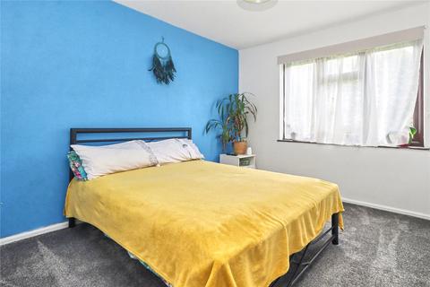 2 bedroom flat for sale, Dorchester Court, Woking GU22