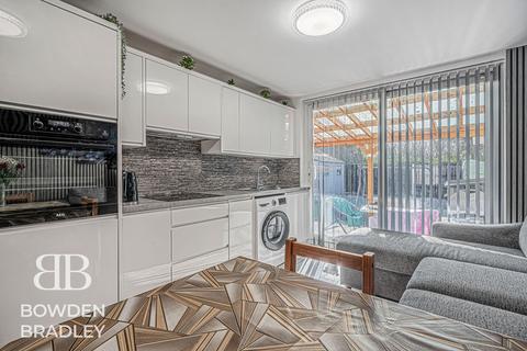 undefined, Walden Way, Hainault, IG6