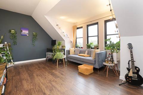 undefined, 166/11 Main Street, East Calder, Livingston, EH53 0HE