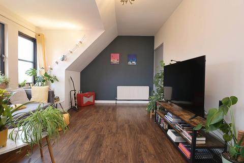 undefined, 166/11 Main Street, East Calder, Livingston, EH53 0HE