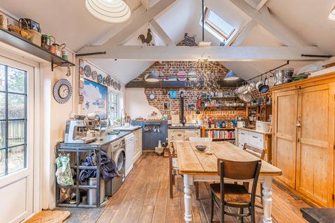 undefined, Sculthorpe