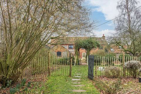 undefined, Sculthorpe