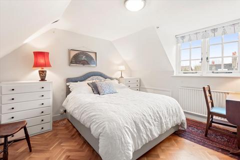 4 bedroom detached house for sale, Queen Anne's Gardens, Chiswick, London W4