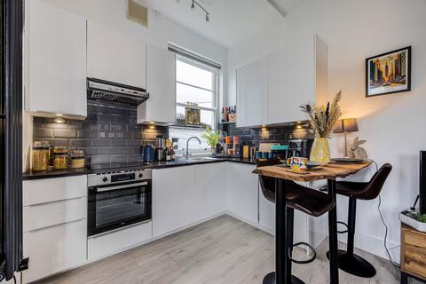 undefined, London Road, Cheltenham, Gloucestershire, GL52