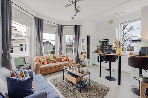 undefined, London Road, Cheltenham, Gloucestershire, GL52