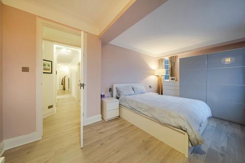 3 bedroom flat for sale, Woodside, Wimbledon, London, SW19